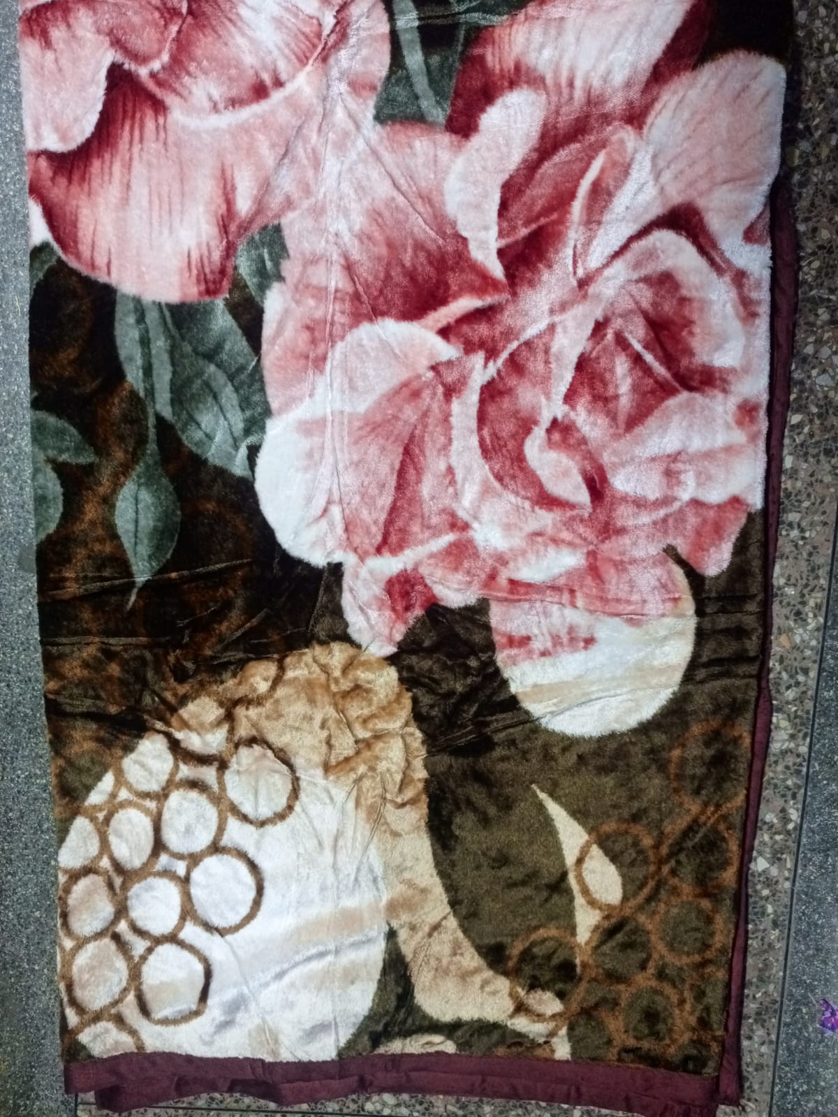 🤑🥑GRAB IT AT LOW PRICE+ ADDED OFFERS **🥑🌽 ] 1Pcs Size 5X6fts Classy Brand New High Quality Stylish and Luxurious Bed 🔅 Blankets ...At Affordable Price