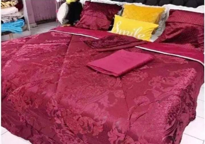 🤑🥑**HOT DEALS 🔥!!!]  6Pcs Size 6X7fts Classy Brand New High Quality Stylish and Luxurious 🔅 Silk duvet✨1 pc duvet✨1pc bedsheet✨2 pcs pillow cases✨2 pcs throw pillow cases