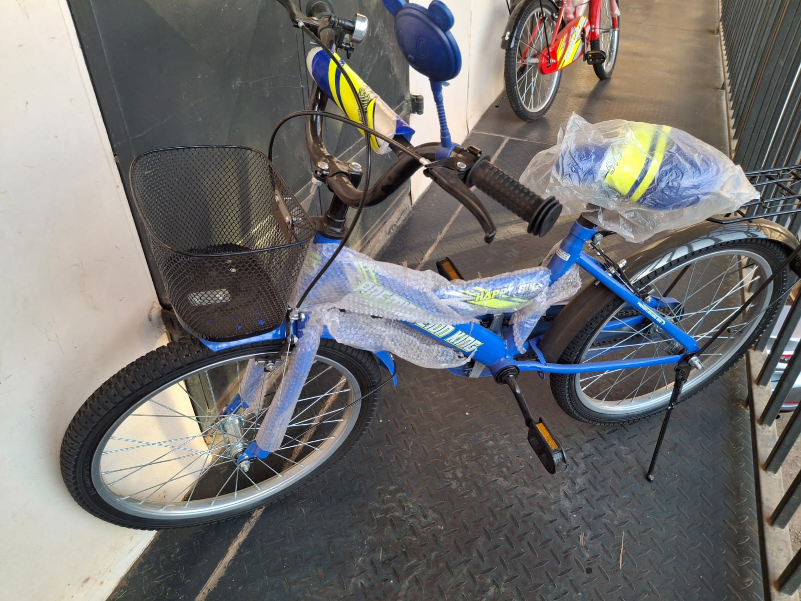 📦 READY STOCK 📦 – 1 pc Ling King Bike Size 20 🚴‍♂️ Perfect for Kids & Teens Aged 9-16, Lightweight Durable Steel Frame, Mechanical Drive & Fun Ride