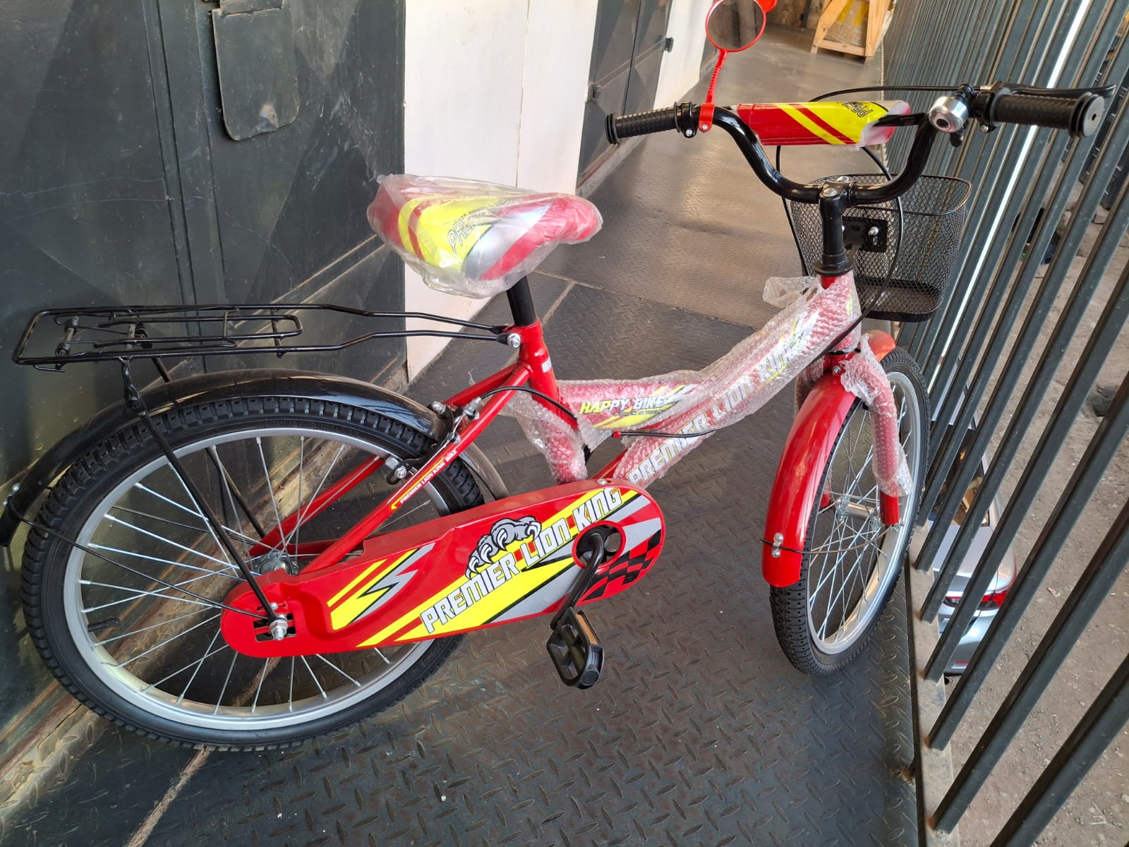 📦 READY STOCK 📦 – 1 pc Ling King Bike Size 20 🚴‍♂️ Perfect for Kids & Teens Aged 9-16, Lightweight Durable Steel Frame, Mechanical Drive & Fun Ride