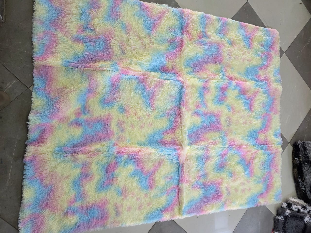 🔥 HOT SELL OFFER 🔥 - A 1 PC 🔶🥳Fluffy carpets 5*8 AT affordable price and of very high quality