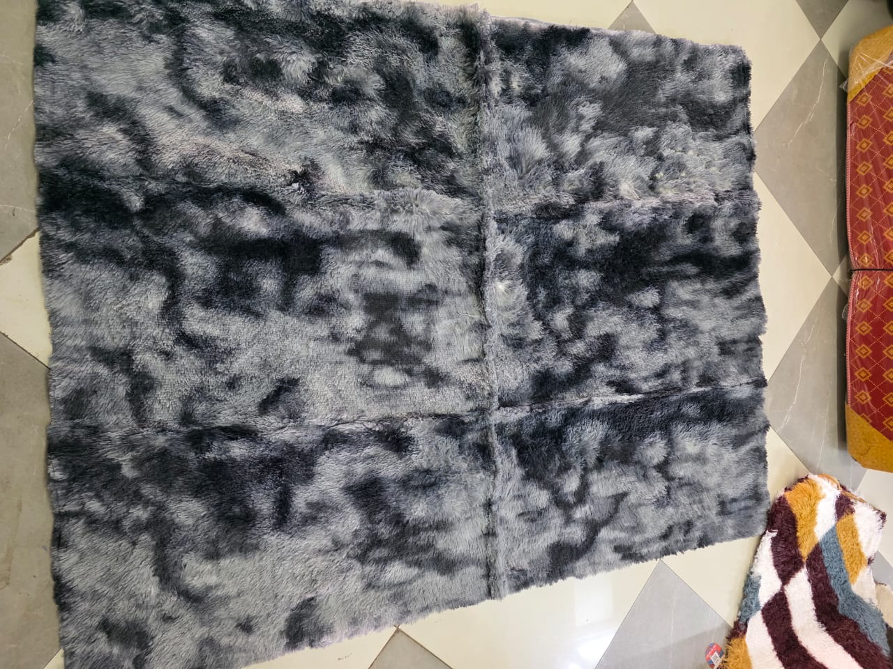 🔥 HOT SELL OFFER 🔥 - A 1 PC 🔶🥳Fluffy carpets 5*8 AT affordable price and of very high quality