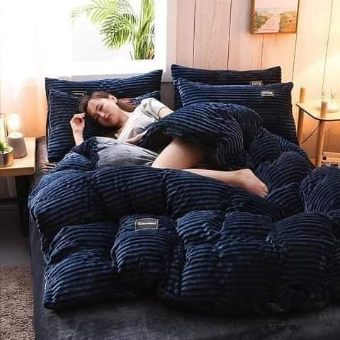 🔴 FINAL OFFER 🔴  - A Velvet Duvet Set Size 6x7 + 2 Pillowcases + 1 Bedsheet + 1 Velvet Duvet - Soft, Stylish & High-Quality Bedding