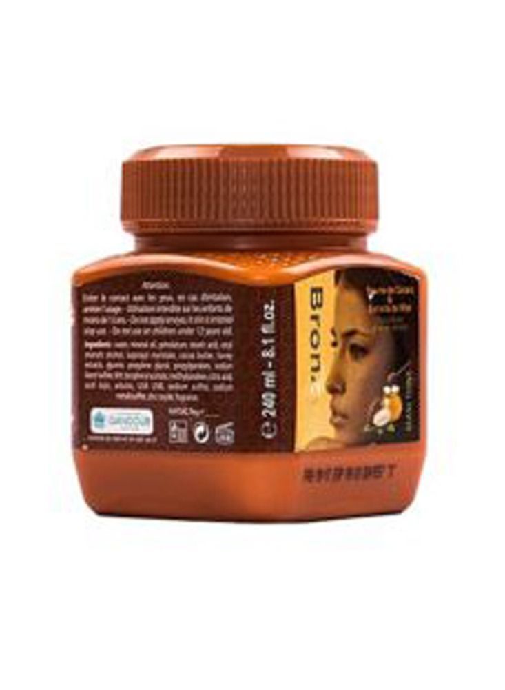 Introducing Bronz Tone Cocoa Butter Maxi Tone Cream, 125 mL – your ultimate solution for beautifully radiant skin. Experience the nourishing power of cocoa butter.