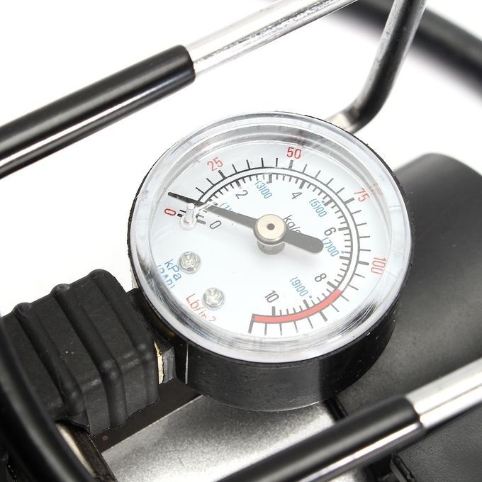 1 Cylinder Air Compressor/ Tyre Inflator.12V single cylinder car air pump car tire inflator, small size and portable. Come with 3 different air nozzles, suitable for cars