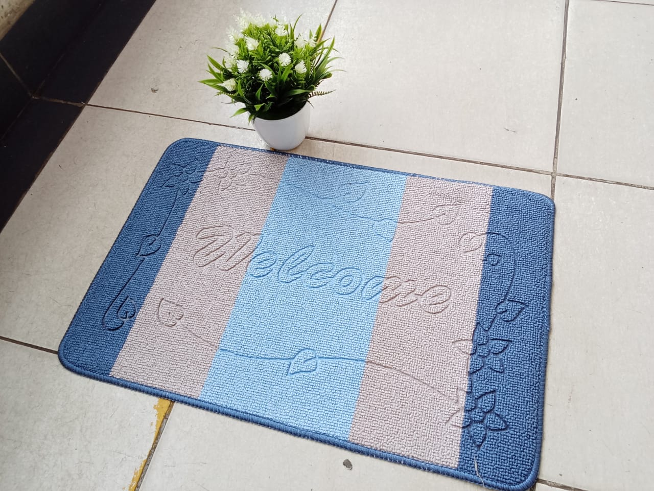 Absorbent Indoor door mats
Non-slip sizes,
        40*60