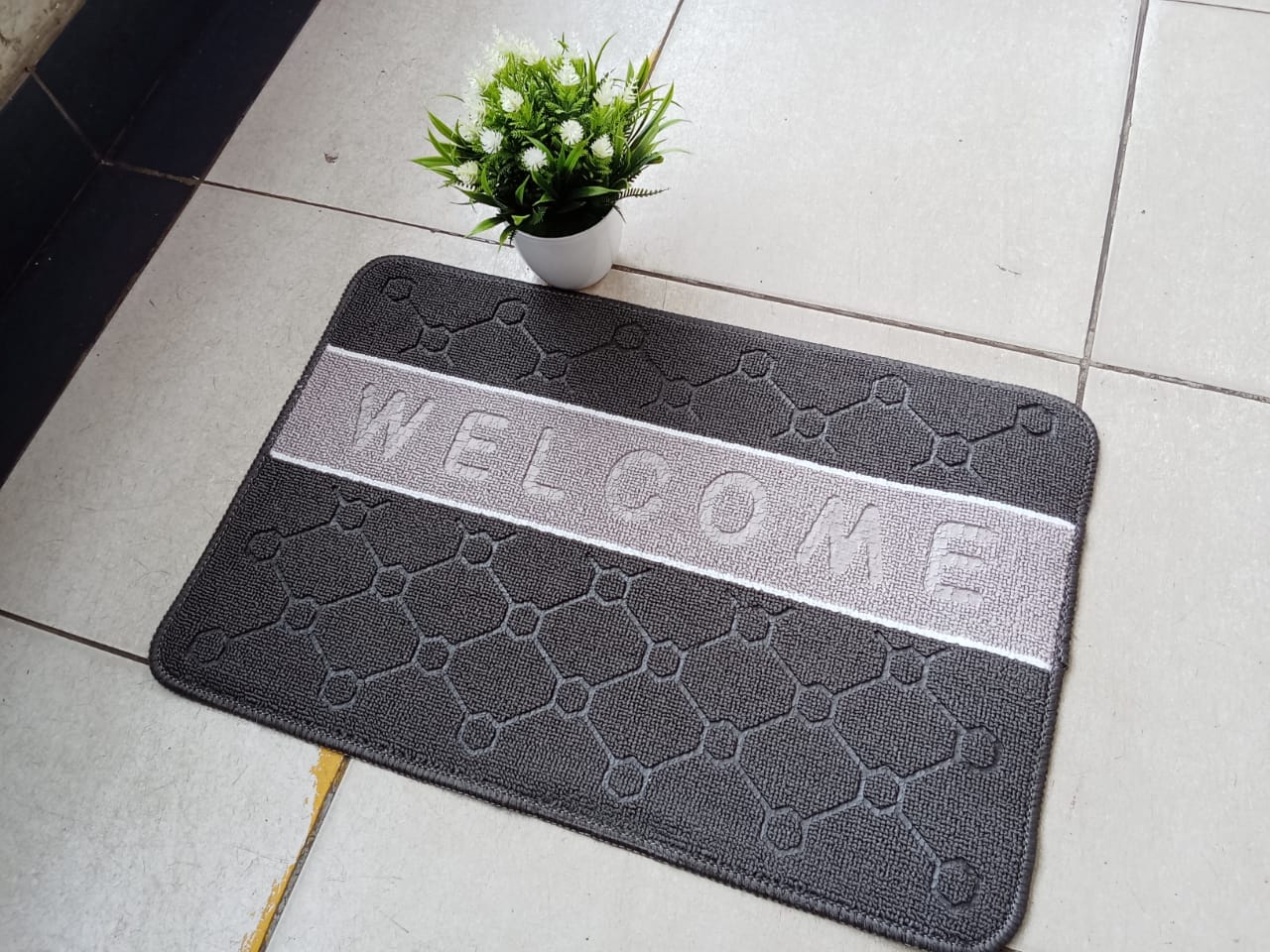 Absorbent Indoor door mats
Non-slip sizes,
        40*60