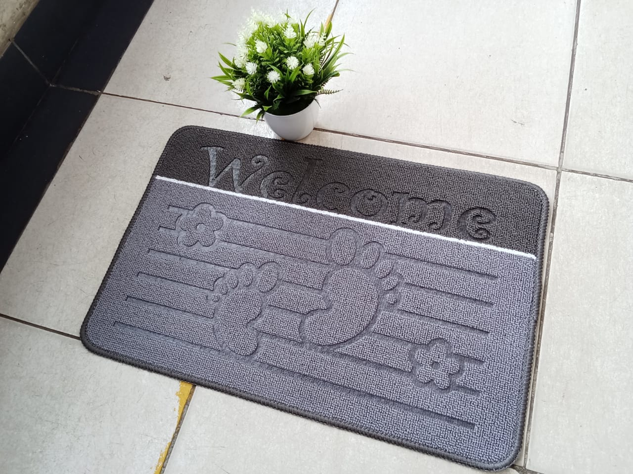 Absorbent Indoor door mats
Non-slip sizes,
        40*60