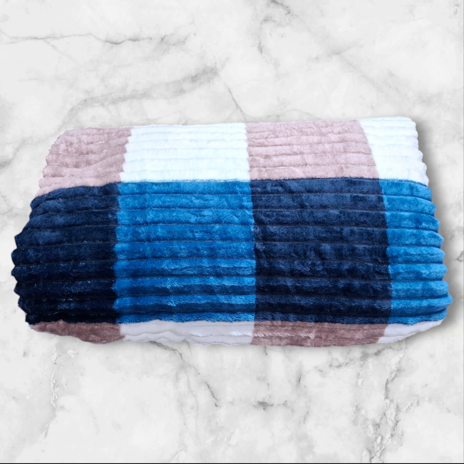 NEW ARRIVAL 1PC High Quality fleece velvet blankets Size (6x6)