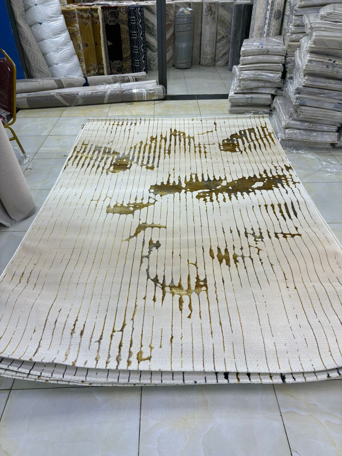 [🔥🛍️ DAILY OFFER 🛍️ 🤩🤩✨ ONLY FOR YOU!! ] 1Pc Size 5X8 fts Brand New Very High Quality Stylish and Luxurious Flash carpets at Affordable Price .Desiring To Serve The Best Experience 🔥👌