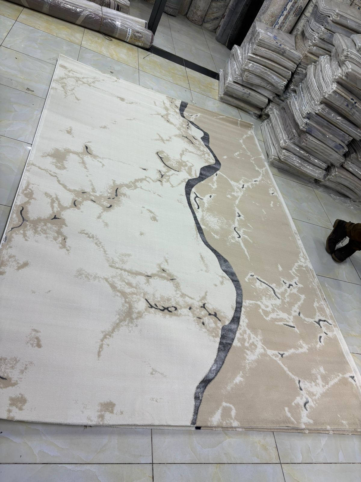 [🔥💥 SUPER OFFER 💥 🤩🤩✨ ONLY FOR YOU!! ] - 1Pc Size 5X8 fts Brand New Very High Quality Stylish and Luxurious Flash carpets at Affordable Price .Desiring To Serve The Best Experience 🔥👌