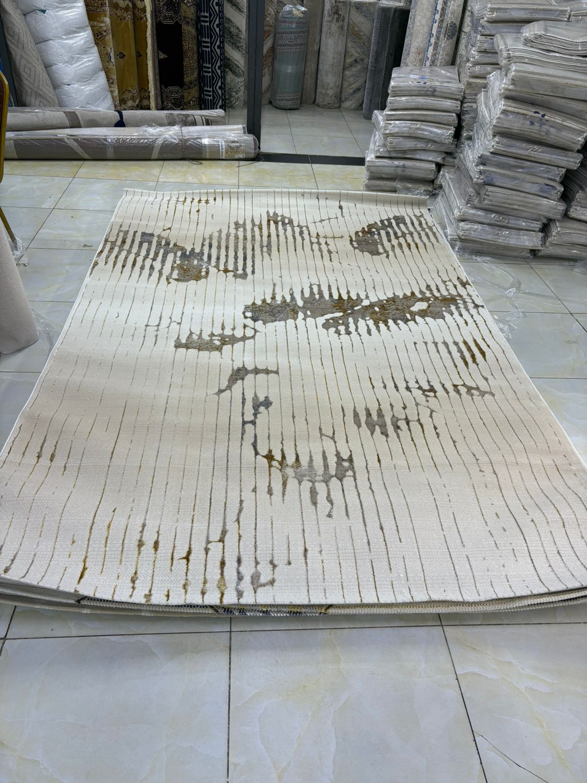 [🔥💥 SUPER OFFER 💥 🤩🤩✨ ONLY FOR YOU!! ] - 1Pc Size 5X8 fts Brand New Very High Quality Stylish and Luxurious Flash carpets at Affordable Price .Desiring To Serve The Best Experience 🔥👌