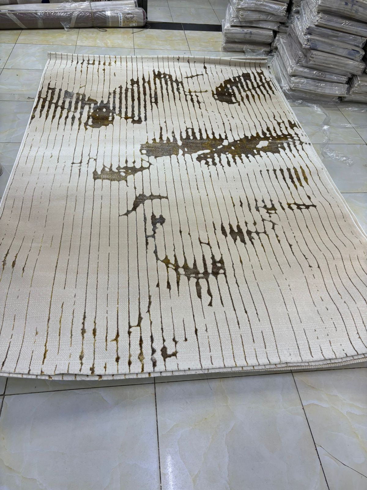 [🔥🧨 CLEARANCE OFFER 🧨 🤩🤩✨ ONLY FOR YOU!! ] -1Pc Size 6X9fts Brand New Very High Quality Stylish and Luxurious Flash carpets at Affordable Price .Desiring To Serve The Best Experience 🔥👌