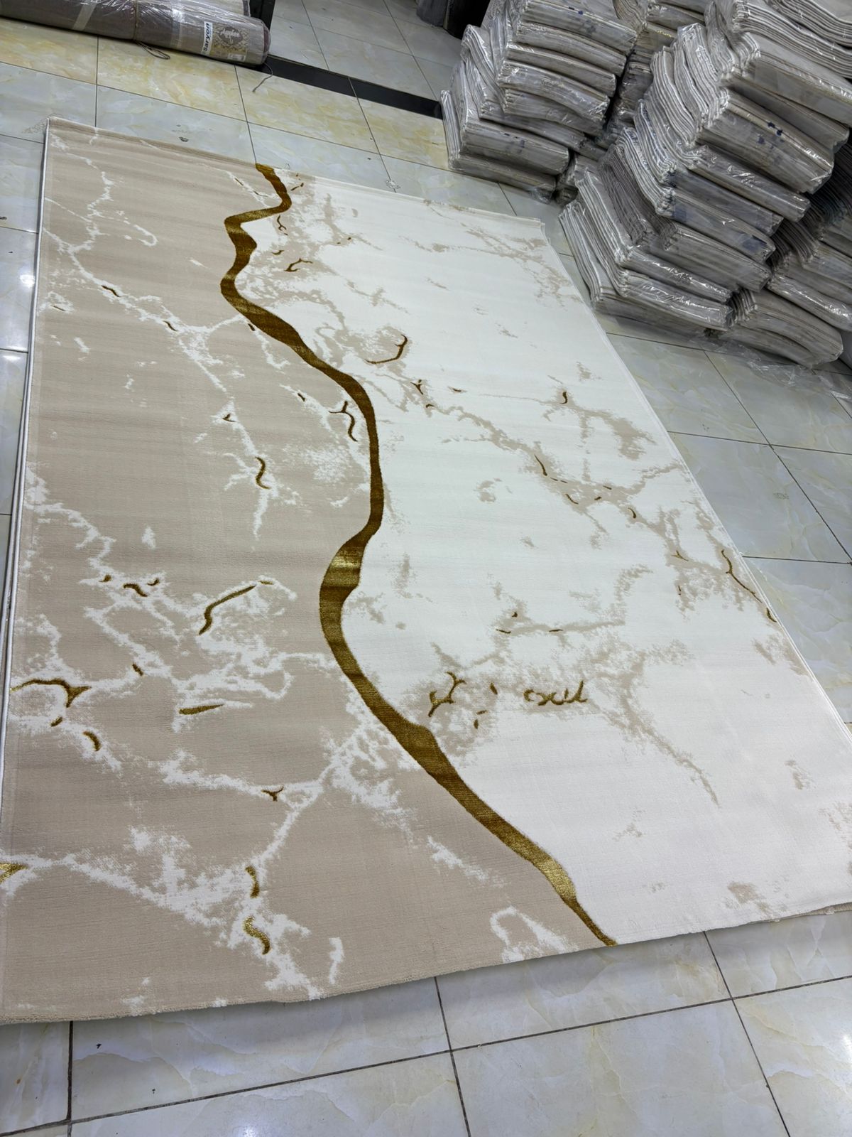 [🔥🔥 BEST DEAL OFFER 🔥 🤩🤩✨ ONLY FOR YOU!! ] - 1Pc Size 6X9fts Brand New Very High Quality Stylish and Luxurious Flash carpets at Affordable Price .Desiring To Serve The Best Experience 🔥👌