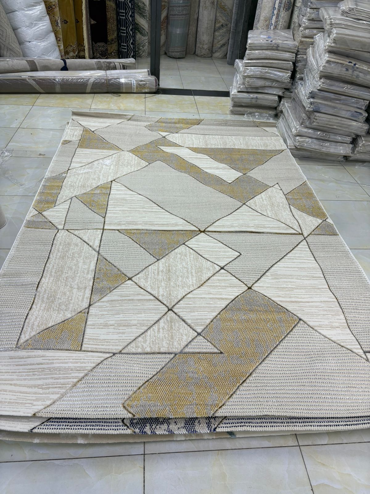 [🔥🔥 BEST DEAL OFFER 🔥 🤩🤩✨ ONLY FOR YOU!! ] - 1Pc Size 6X9fts Brand New Very High Quality Stylish and Luxurious Flash carpets at Affordable Price .Desiring To Serve The Best Experience 🔥👌