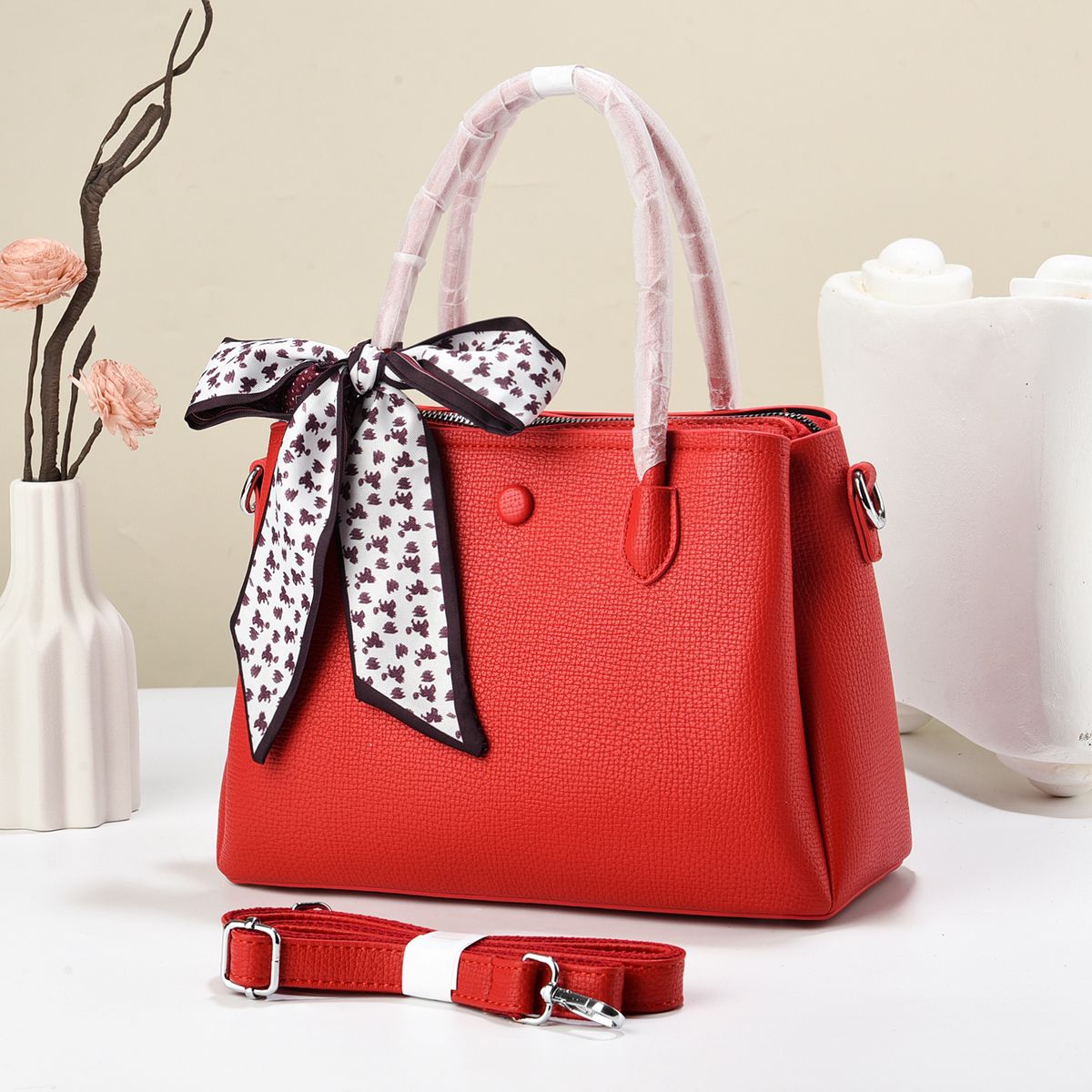 [ GRAB IT AT LOW PRICE+ ADDED OFFERS 🤩🤩✨ !!! ] 1Pc New Arrival High Quality Stylish and Luxurious Comfortable Ladies Handbag ..Designed With Durability and Functionality ✔👌