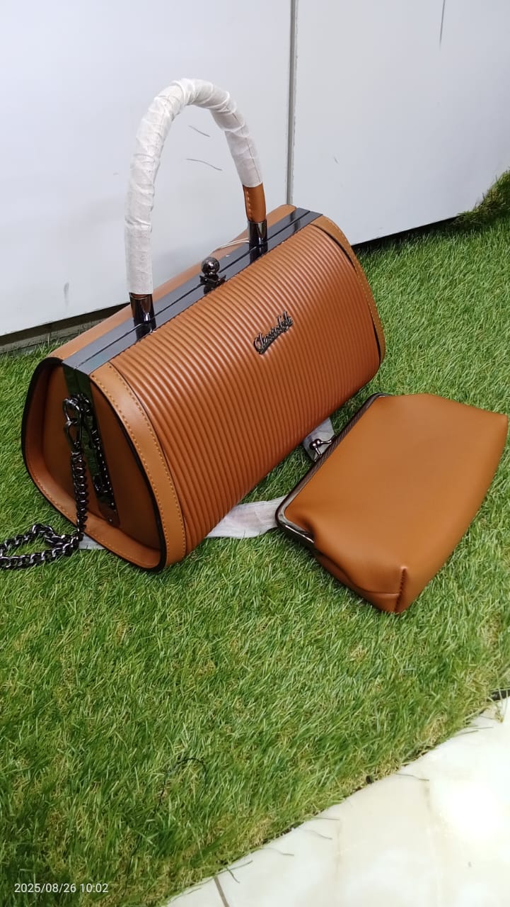 [ ⏰ TIME LIMITED OFFER ⏰ ]  - 2 IN 1 New Arrival High Quality Stylish and Luxurious Comfortable Ladies Handbag ,perfect for casual and formal outings..Designed With Durability ✔👌