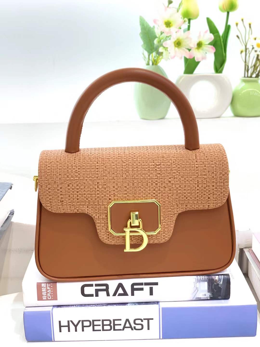 [ 🔥 SPECIAL OFFER 🔥 🤩🤩✨ !!! 1Pc New Arrival High Quality Stylish and Luxurious Comfortable Ladies Handbag ..Designed With Durability and Functionality ✔👌