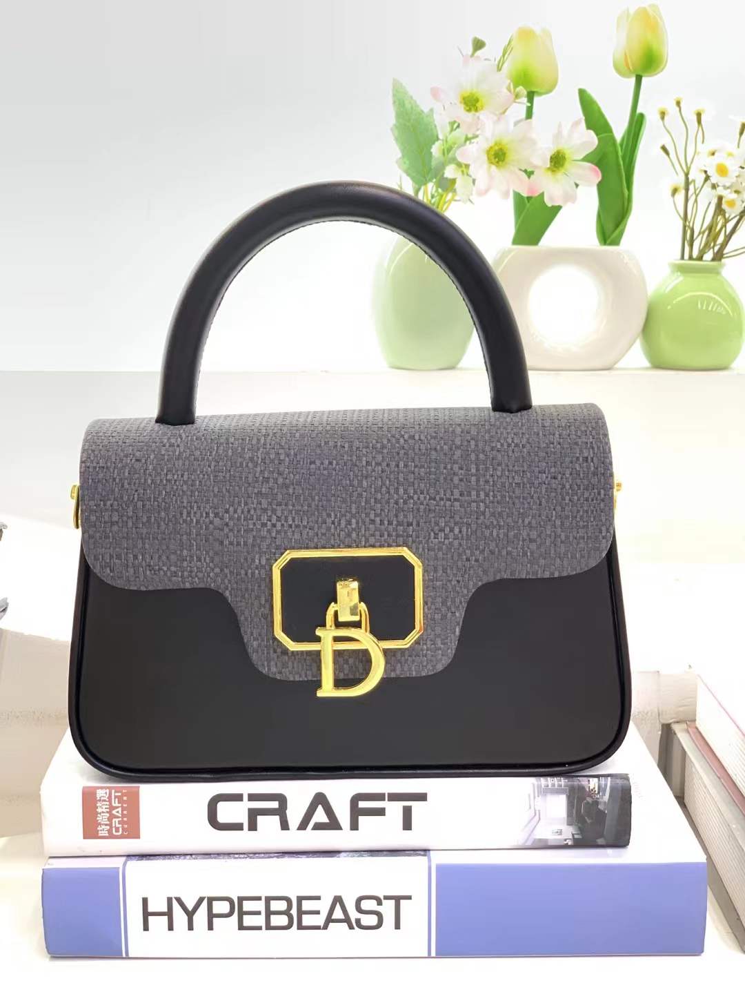 [ 🔥 SPECIAL OFFER 🔥 🤩🤩✨ !!! 1Pc New Arrival High Quality Stylish and Luxurious Comfortable Ladies Handbag ..Designed With Durability and Functionality ✔👌