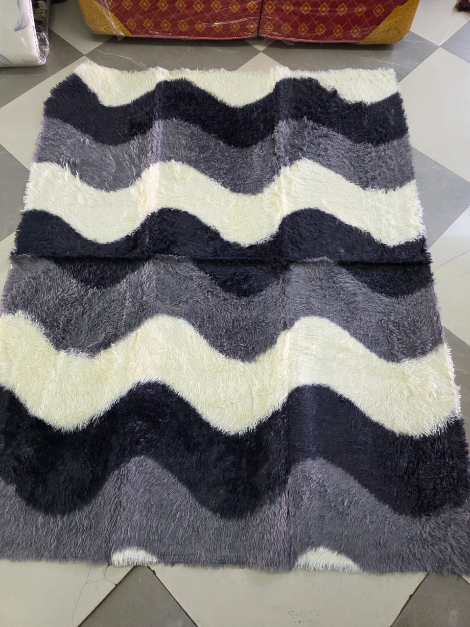 🛒 BULK OFFER 🛒 - 1 PC Fluffy Carpet, 5×8 ft, Soft & Plush, Durable, High Quality, Perfect for Home & Office At Affordable Price and of very high quality