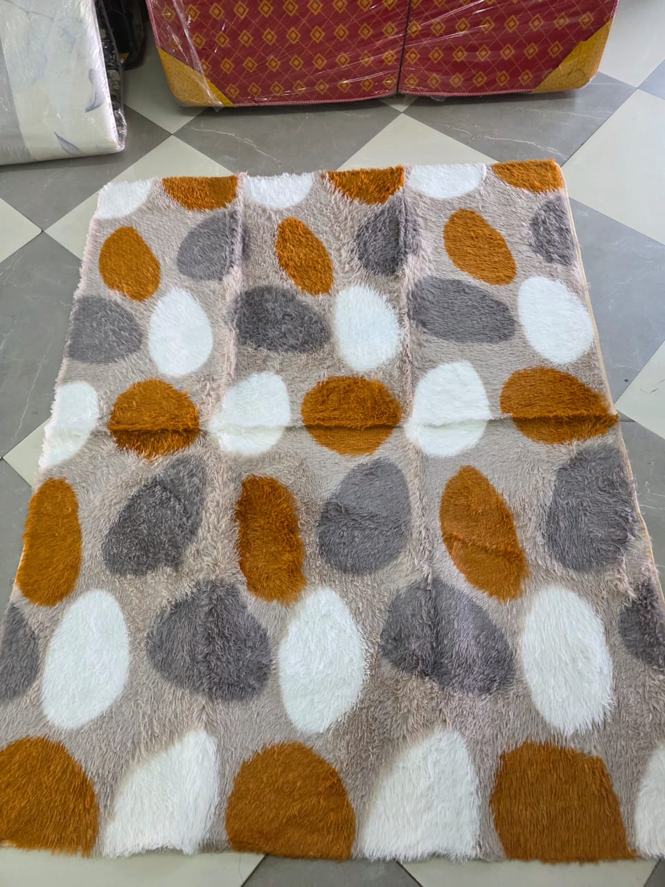 🛒 BULK OFFER 🛒 - 1 PC Fluffy Carpet, 5×8 ft, Soft & Plush, Durable, High Quality, Perfect for Home & Office At Affordable Price and of very high quality