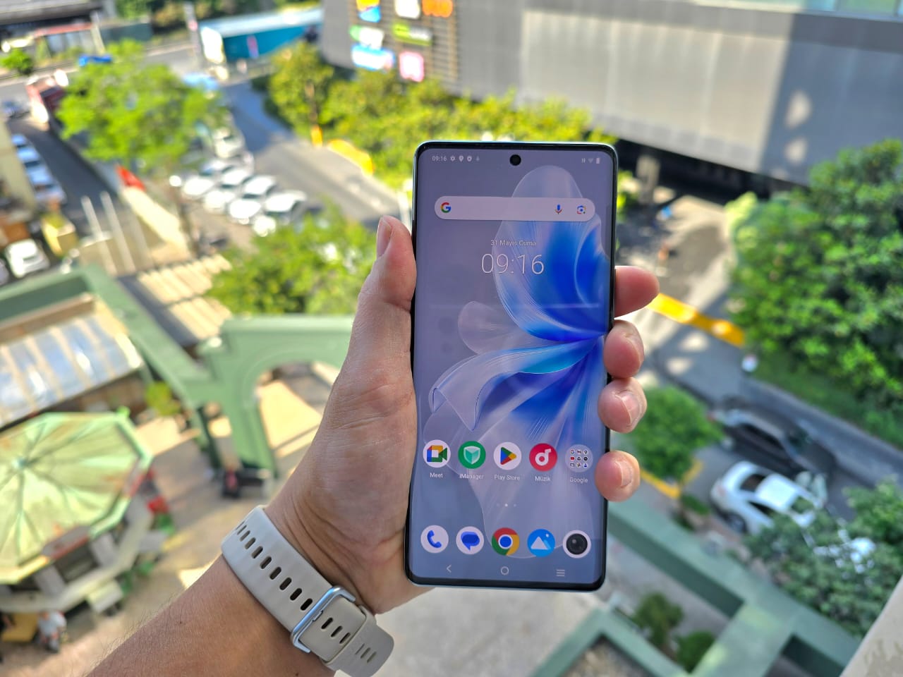 VIVO V30 Lite 256GB ROM UPTO 16GB ROM(8+8GB EXTENDABLE) 6.67''120Hz Amoled Display Snapdragon 695 SoC 64 +8 +2MP Camera 50MP Selfie Camera Dual Sim 80W + 5000mAh Smart Phone