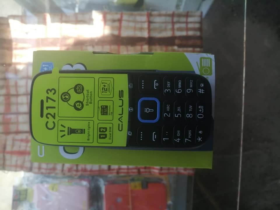 NEW CALUS C2173 phone 1.77" screen 1050mAh 5C Battery wireless FM Torch light dual sim bright torch CALUS smart live featured phone