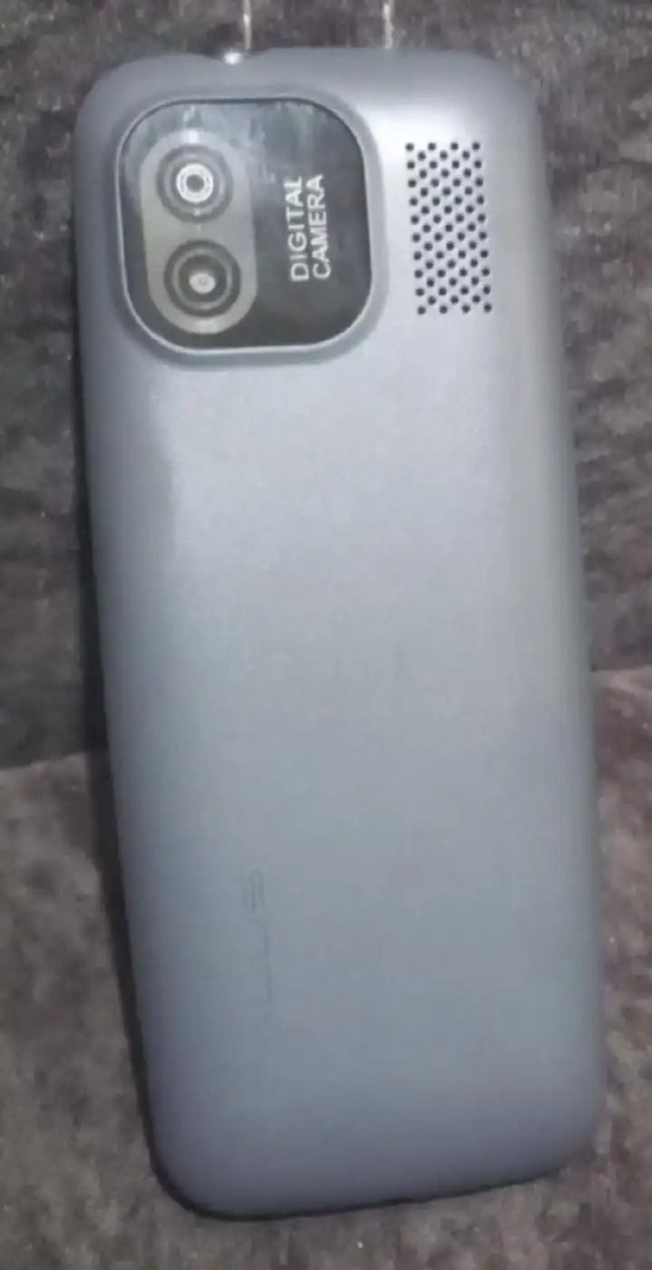 CALUS C2166 phone 2.0" screen 1050mAh 5C Battery wireless FM Torch light dual sim bright torch CALUS smart live featured phone