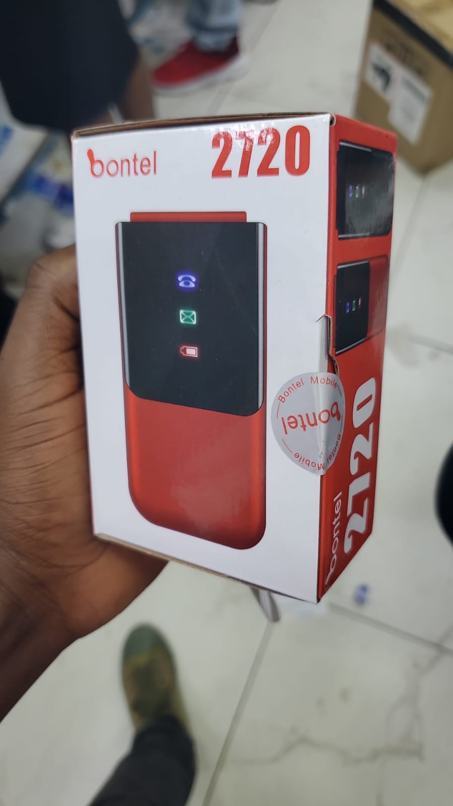 Bontel 2720 1.77"Display Flip Phone. MP3,MP4,FM Radio, Flash Torch 1000mAh-Red
