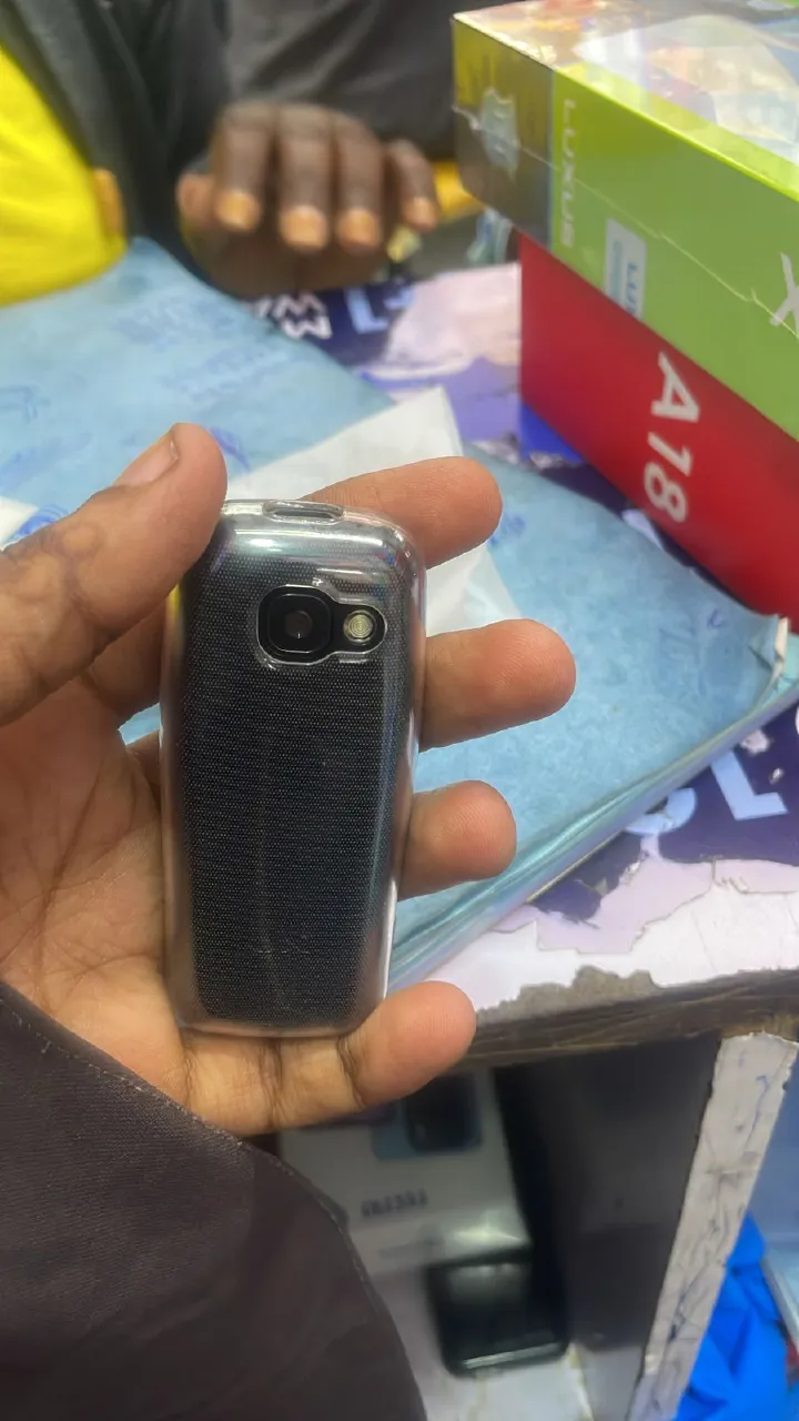 Jx J3330 mini phone 1.3" Screen Kabambe Wireless FM Camera,Bright Touch,Facebook,1000mAh Dual Sim featured phones