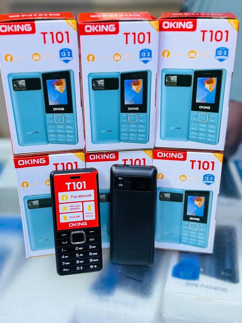 OKING T101 1.77" Display 1000mAh battery capacity Wireless FM Dual SIM Rear Camera Bright Torch with Vibration and up to to 24 days of Standby Kabambe katululu button Feature Phone