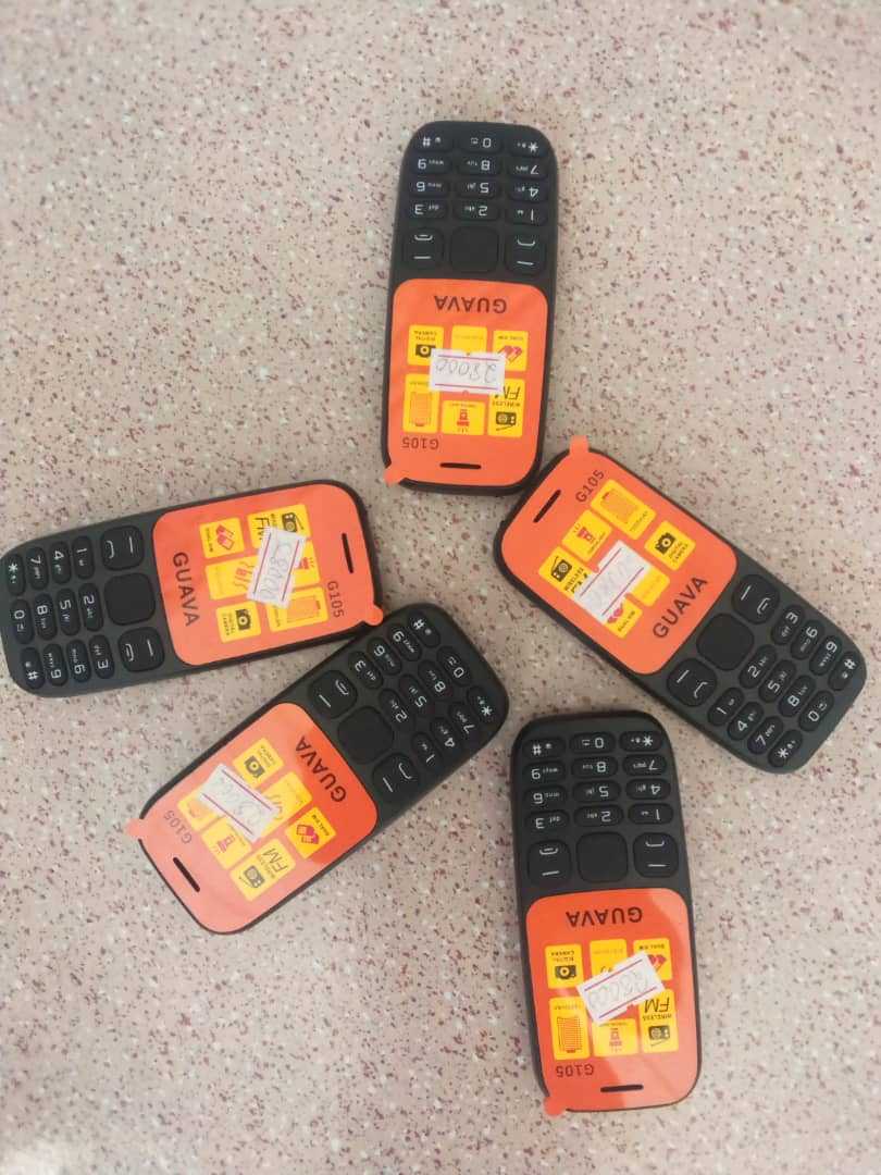 GUAVA G105 AFFORDABLE FEATURE PHONE/KABAMBE/KATULULU/MULIKA MWIZI PHONE 1000MAH BATTERY 1.8-INCH SCREEN DISPLAY DUAL SIM BLUETOOTH, FM WIRELESS MP3 FEATURED PHONE