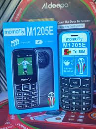 MOMOFLY M1205E TRI SIM ( TRIPLE SIMCARDS) 1.77" SCREEN DISPLAY MOBILE PHONE- 5C BATTERY , INTERNET MOBILE WITH wireless Fm kadunde/ kabambe / featured phone mobile phone
