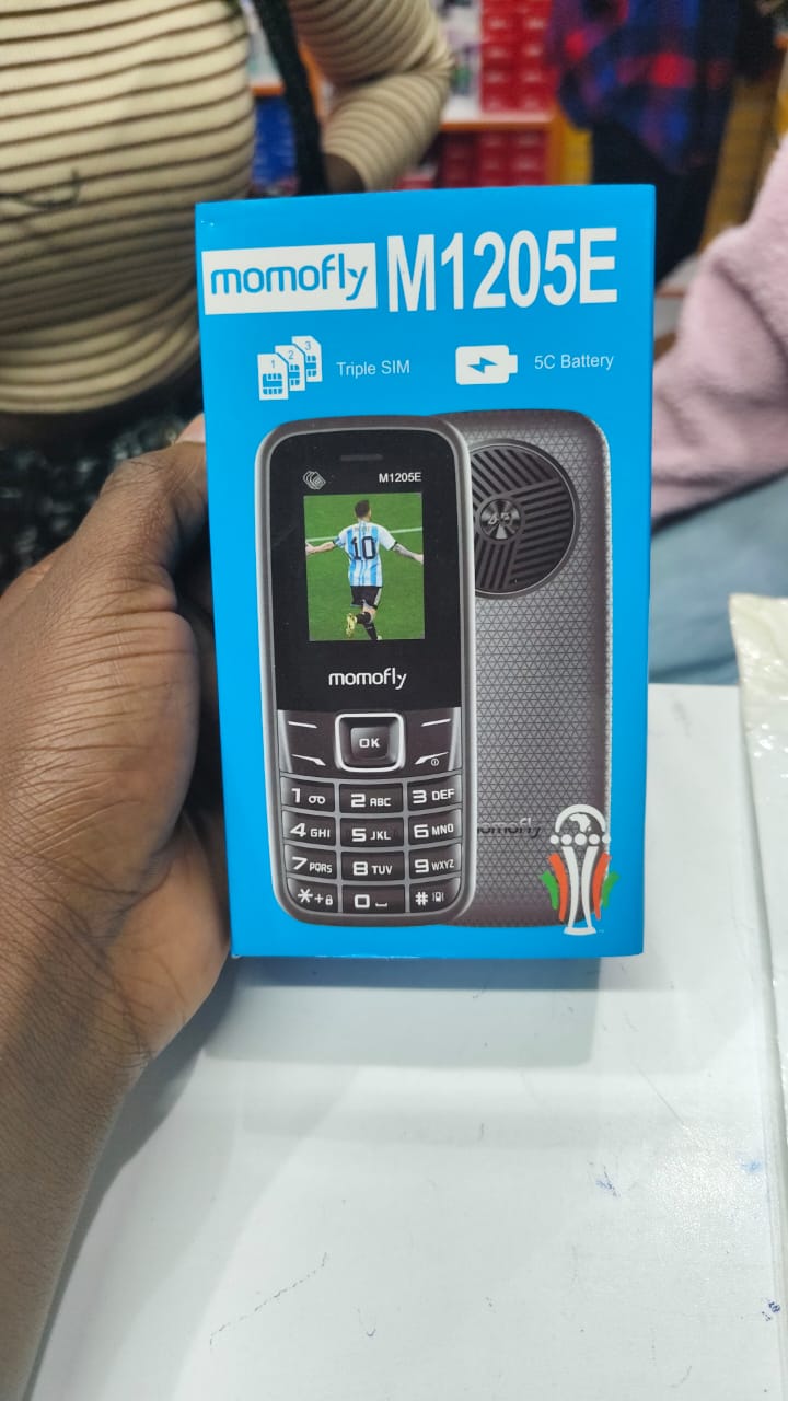 MOMOFLY M1205E TRI SIM ( TRIPLE SIMCARDS) 1.77" SCREEN DISPLAY MOBILE PHONE- 5C BATTERY , INTERNET MOBILE WITH wireless Fm kadunde/ kabambe / featured phone mobile phone