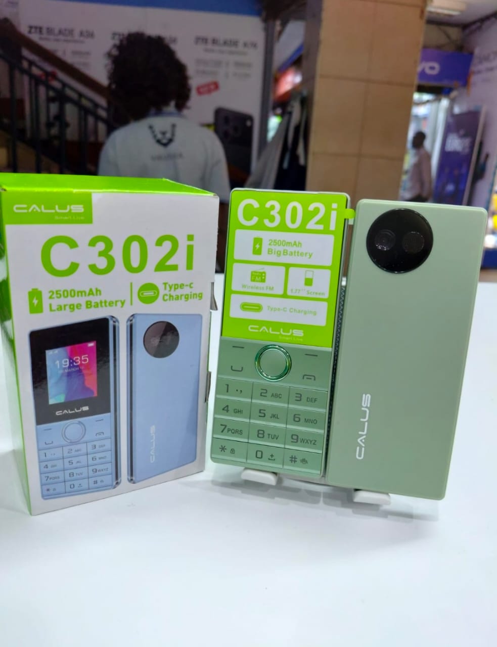 [NEW ARRIVALS!!!!]CALUS C302i phone 1.77" screen Display 2500 Battery Capacity wireless FM Torch light dual sim bright torch CALUS smart live Type C charging featured phone