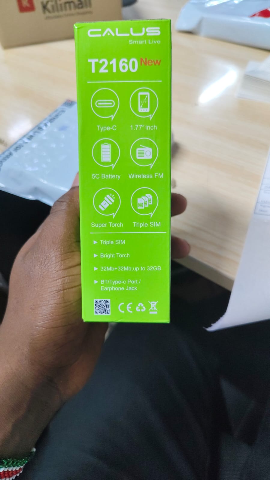 CALUS T2160 phone 1.77" screen TRIPLE SIM CARD  5C Battery TYPE C CHARGING wireless FM Torch light bright torch CALUS smart live featured phone