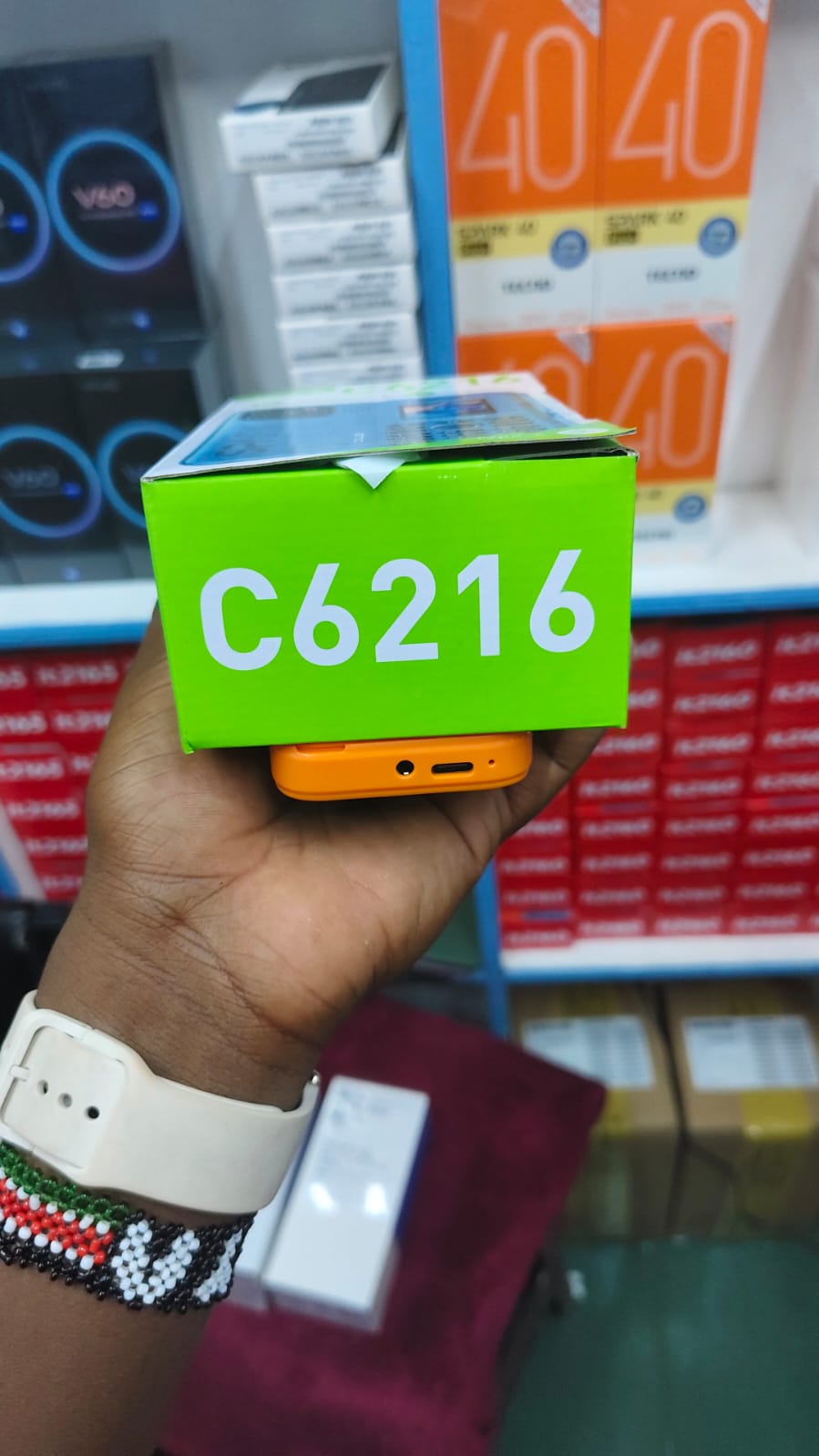 Calus C6216 phone 1.77" screen 25BI Battery wireless FM Torch light Triple sim card TYPE C bright torch CALUS smart live featured phone