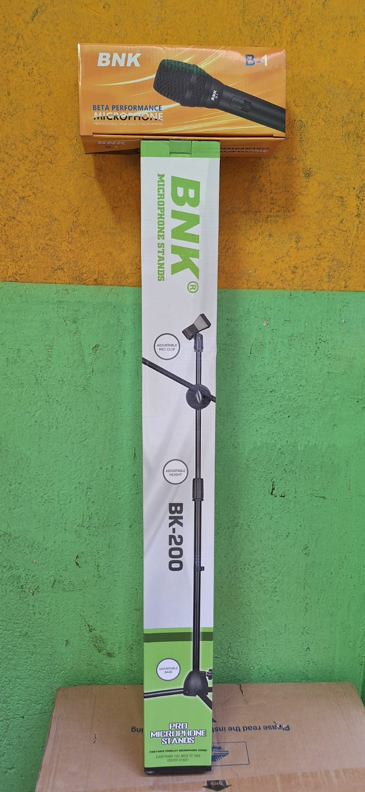 Bnk Professional Wired Mic B1 + Microphone stand adjustable one best quality and durable