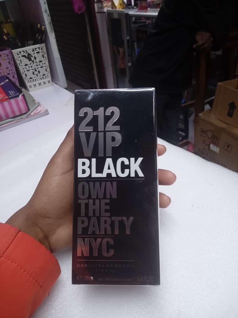 Carolina Herrera 212 VIP Black - 100ml EDP