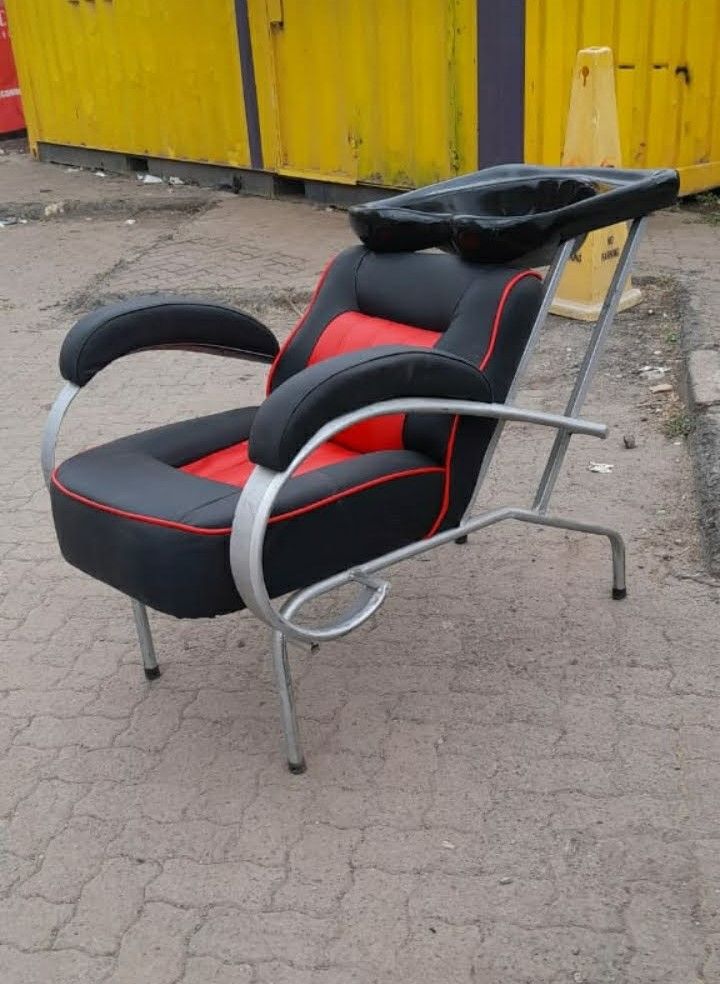 Executive barber chair with sinkAn Executive Barber Chair with Sink is a professional salon-grade seating and washing solution that combines client comfort with streamlined