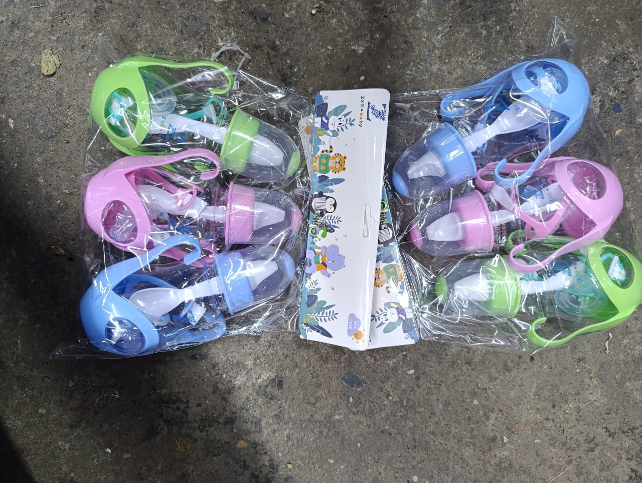 3pcs set water/milk feeding bottle set Unbreakable
Easy to use
Top quality is Guaranteed
Will give you the longest time service 
Durable and BPA Free
Strong & NO leaks