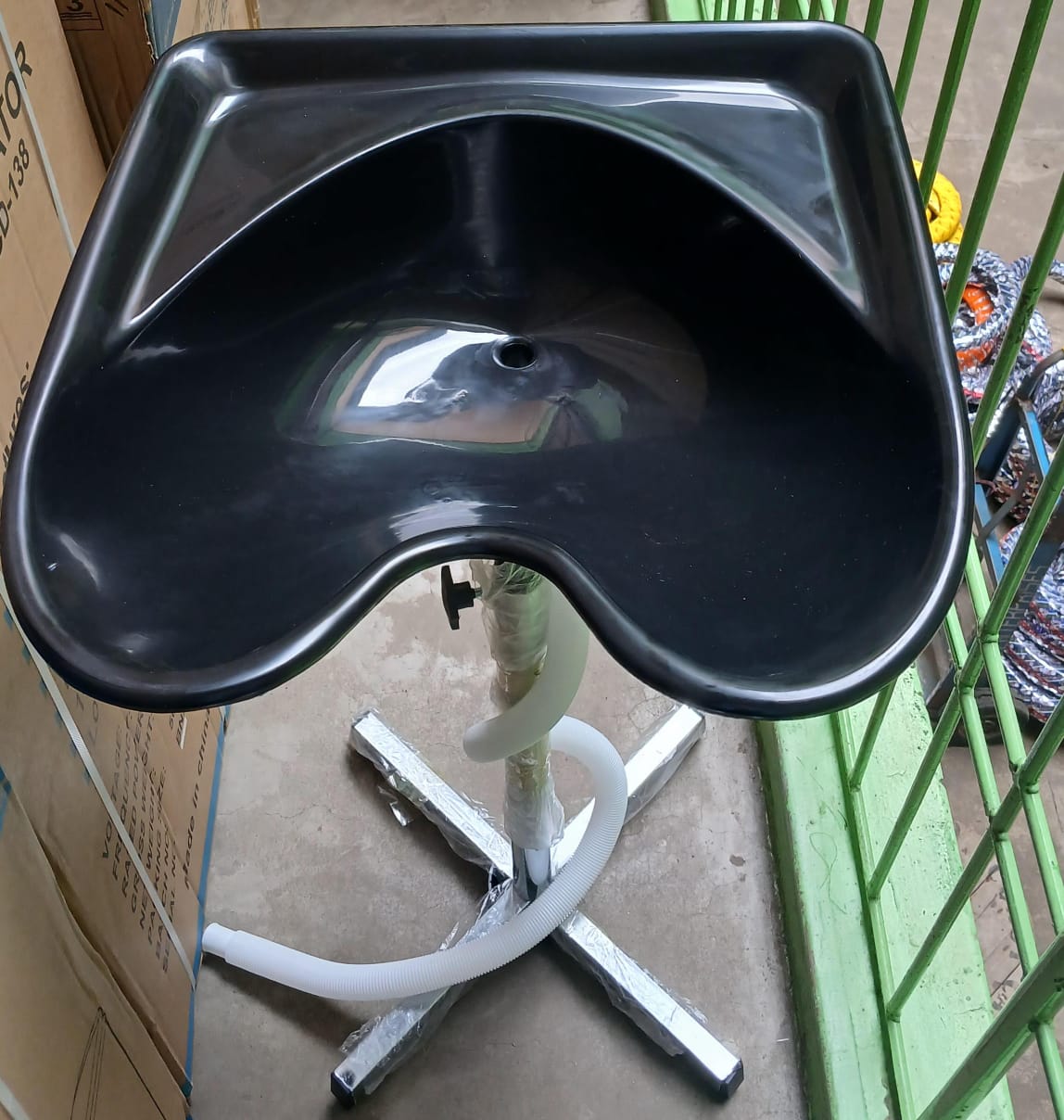SALOON SINK WITH STAND salon sink with stand is a versatile and essential piece of equipment for any hair salon. The sink is made of durable materials and has a large basin that is easy to clean. The