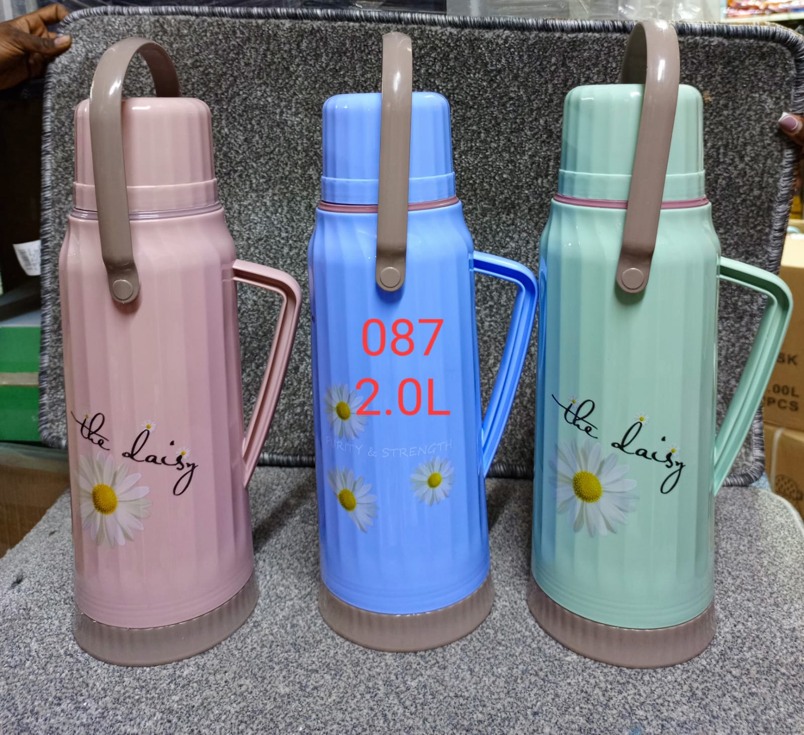 flask the daisy The Vacuum Flask will keep your guests well supplied with Hot Tea or Coffee.