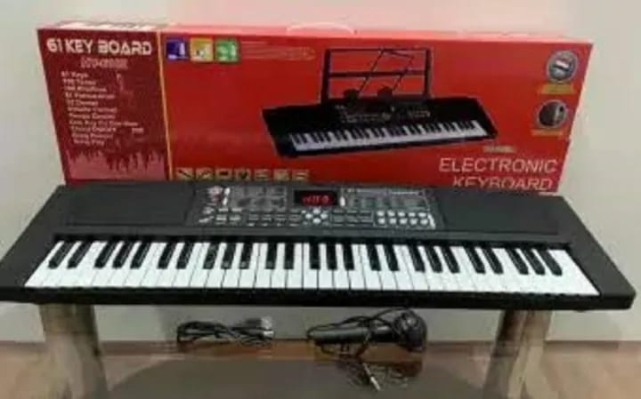 61 Key Electronic Keyboard Digital Piano, Portable Digital Keyboard Beginners Electronic Piano for both kids and adults