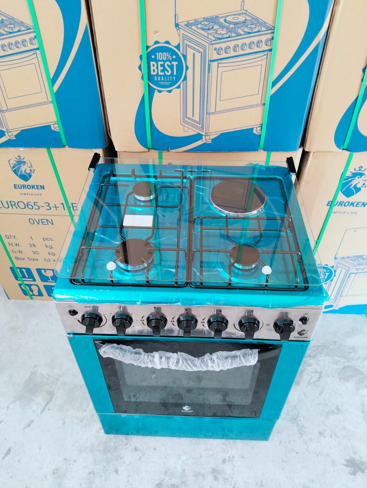 CLEARANCE OFFER 60*65 Euroken  3+1 standing cooker with electric double heater oven ,timer,light and auto ignation