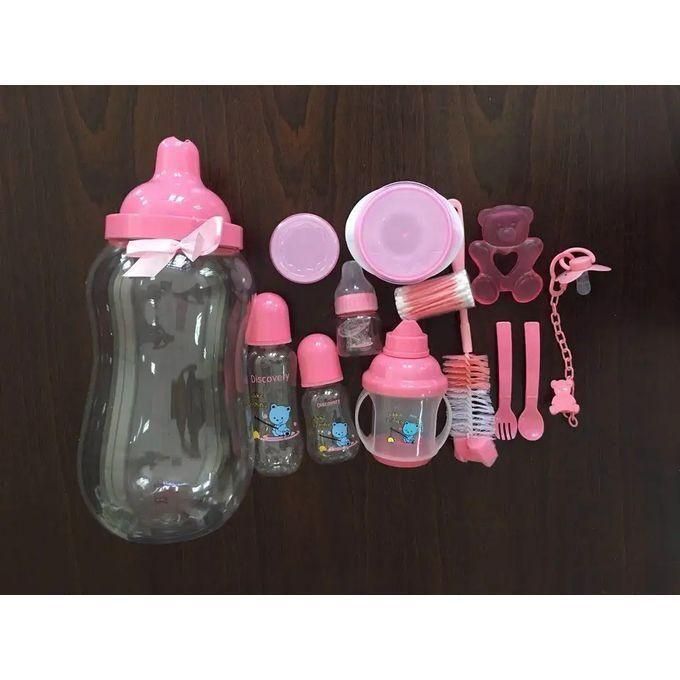 "Baby Feeding Gift Set in Bottle-Shaped Big Boss Bank – Complete Newborn Feeding Essentials with Bottles, Pacifier, Nipples & Accessories – Ideal Baby Shower Gift for New Moms & Dads"