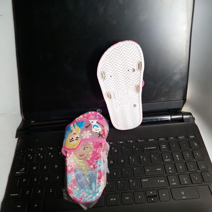 Frozen Cartoon Slides for Girls – Anti-Slip Lightweight Home & Beach Slippers – Cute Princess Summer Sandals