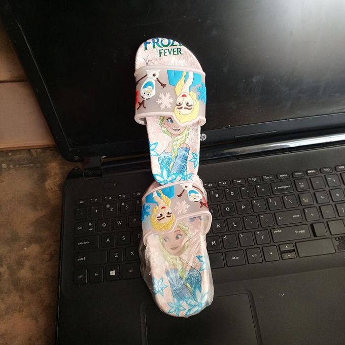 Frozen Cartoon Slides for Girls – Anti-Slip Lightweight Home & Beach Slippers – Cute Princess Summer Sandals