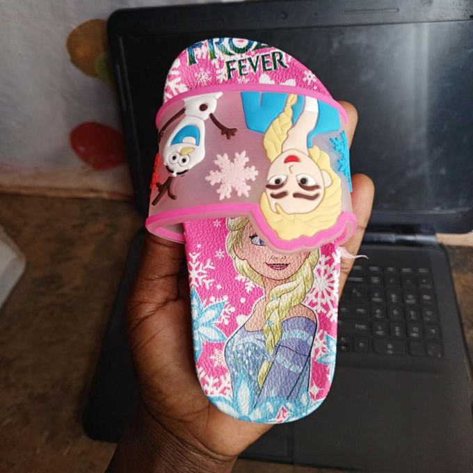 Frozen Cartoon Slides for Girls – Anti-Slip Lightweight Home & Beach Slippers – Cute Princess Summer Sandals