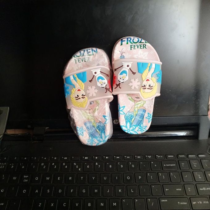 Frozen Cartoon Slides for Girls – Anti-Slip Lightweight Home & Beach Slippers – Cute Princess Summer Sandals